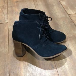 Tom’s Lace Up Black Booties